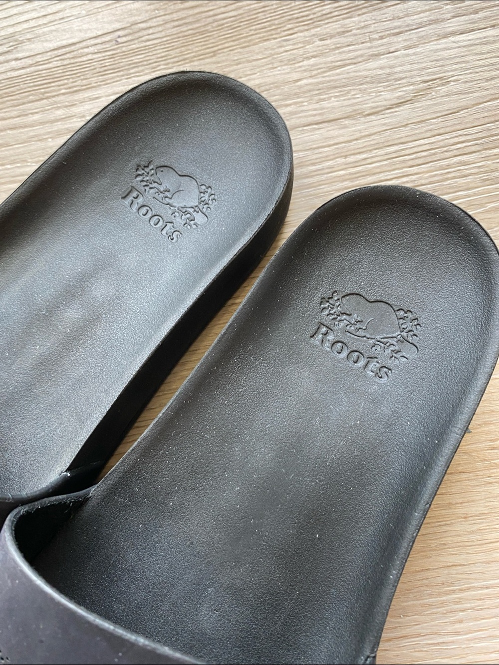 Roots Black Logo Slide Sandals Comfort Pool Slides Women’s Size 10 EU 40 - Picture 3 of 7